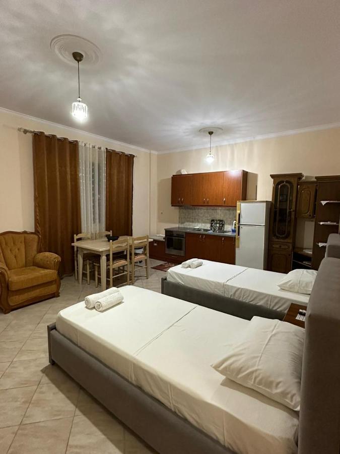 Mandi'S Apartment Ksamil Buitenkant foto